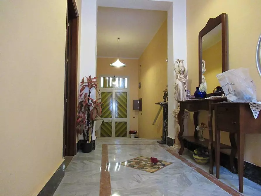 Immagine 2 di Palazzo in vendita  in via mirto a Partinico