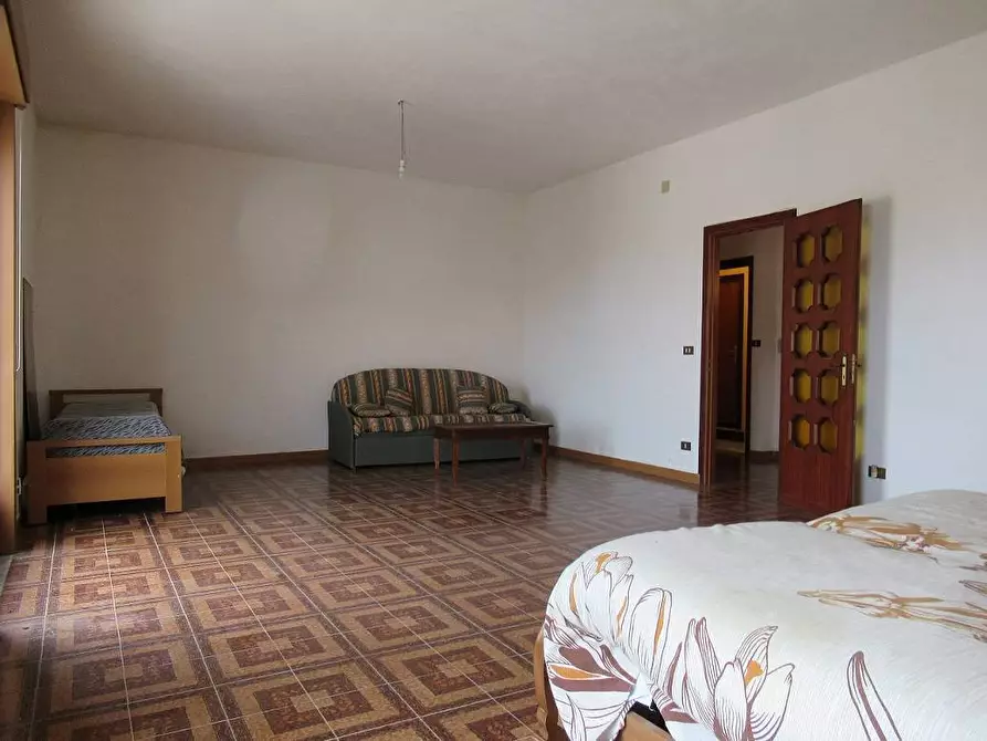 Immagine 13 di Palazzo in vendita  in via mirto a Partinico