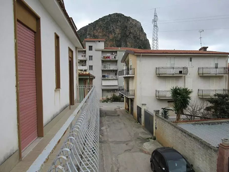 Immagine 23 di Palazzo in vendita  in via mirto a Partinico