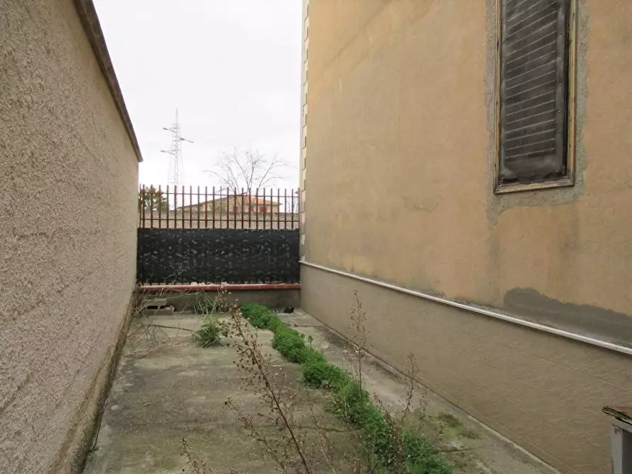 Immagine 28 di Palazzo in vendita  in via mirto a Partinico