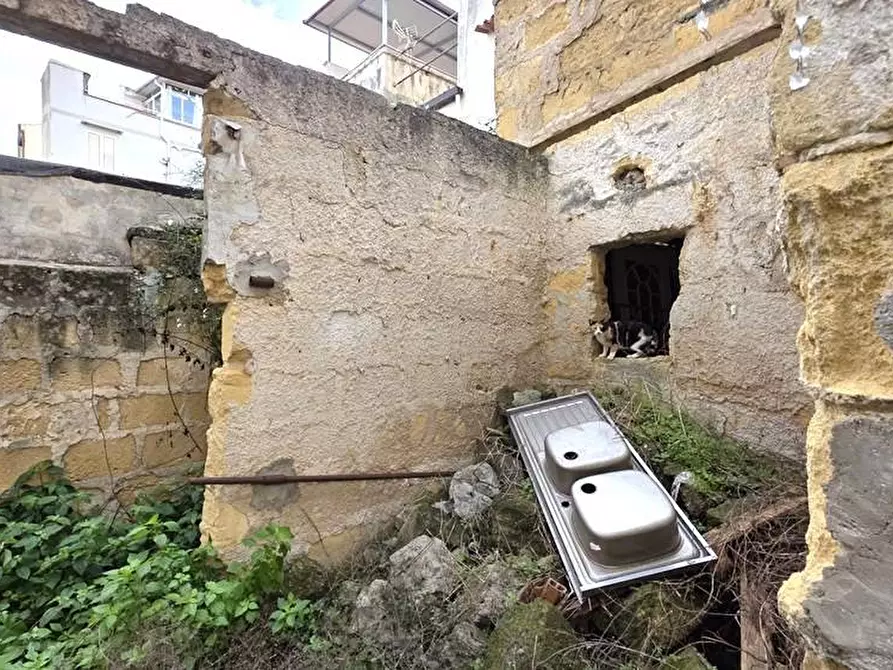 Immagine 10 di Box auto in vendita  in Cortile Catalano 4 a Bagheria