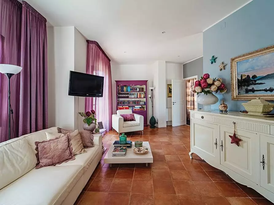 Immagine 2 di Villa in vendita  in Viale Aiace a Palermo