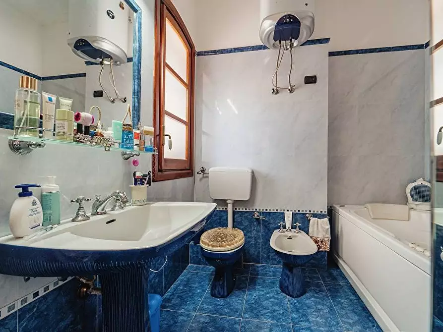 Immagine 28 di Villa in vendita  in Viale Aiace a Palermo