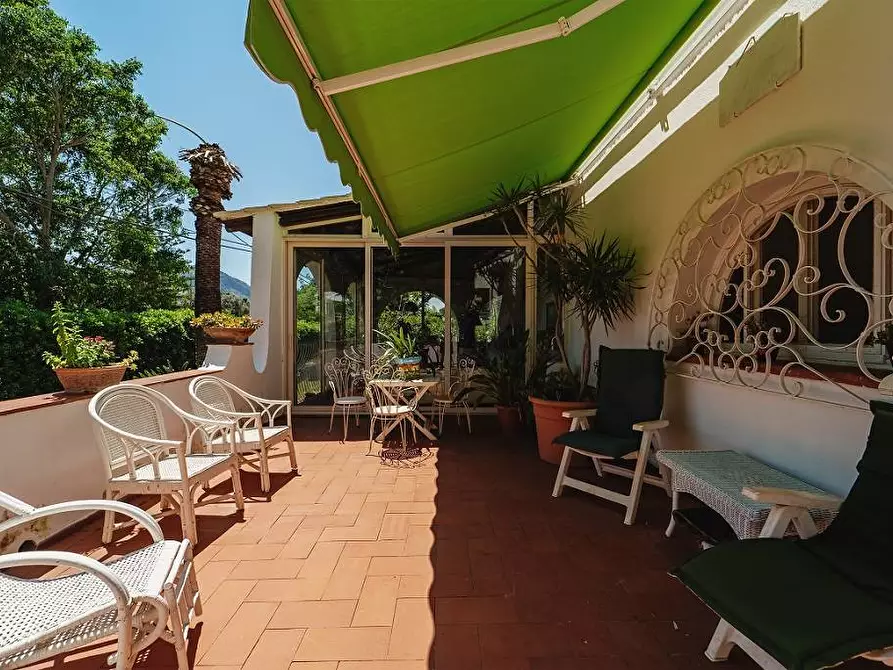 Immagine 34 di Villa in vendita  in Viale Aiace a Palermo