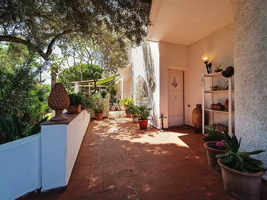 Immagine 37 di Villa in vendita  in Viale Aiace a Palermo