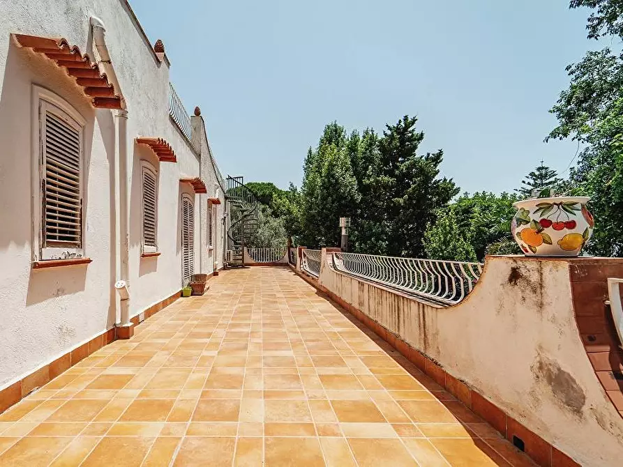 Immagine 38 di Villa in vendita  in Viale Aiace a Palermo
