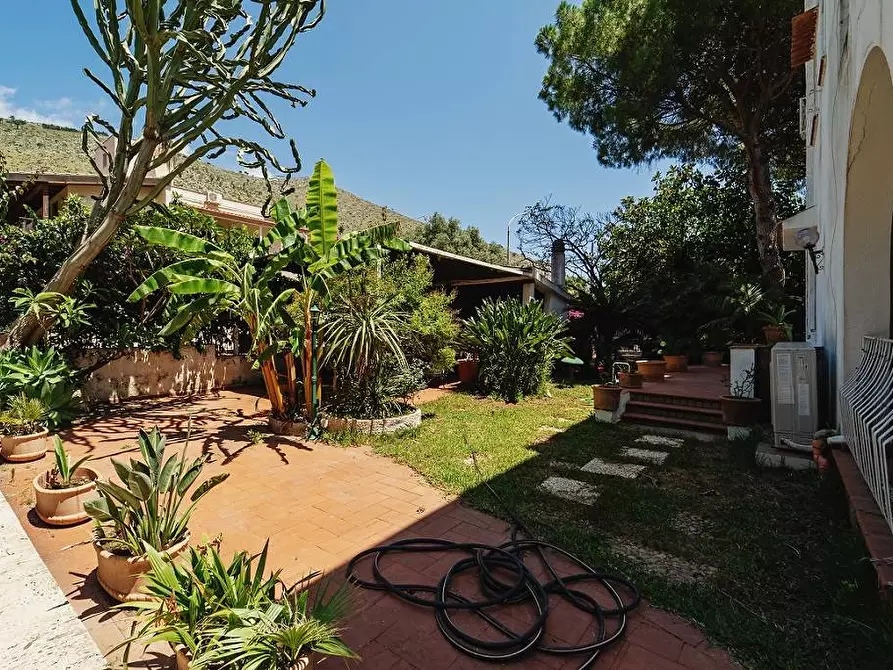 Immagine 39 di Villa in vendita  in Viale Aiace a Palermo