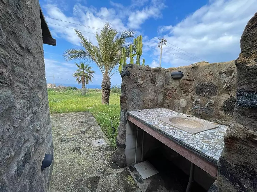 Immagine 8 di Villa in vendita  in Via Zubebi 13 a Pantelleria