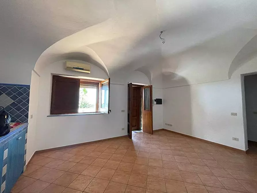 Immagine 12 di Villa in vendita  in Via Zubebi 13 a Pantelleria