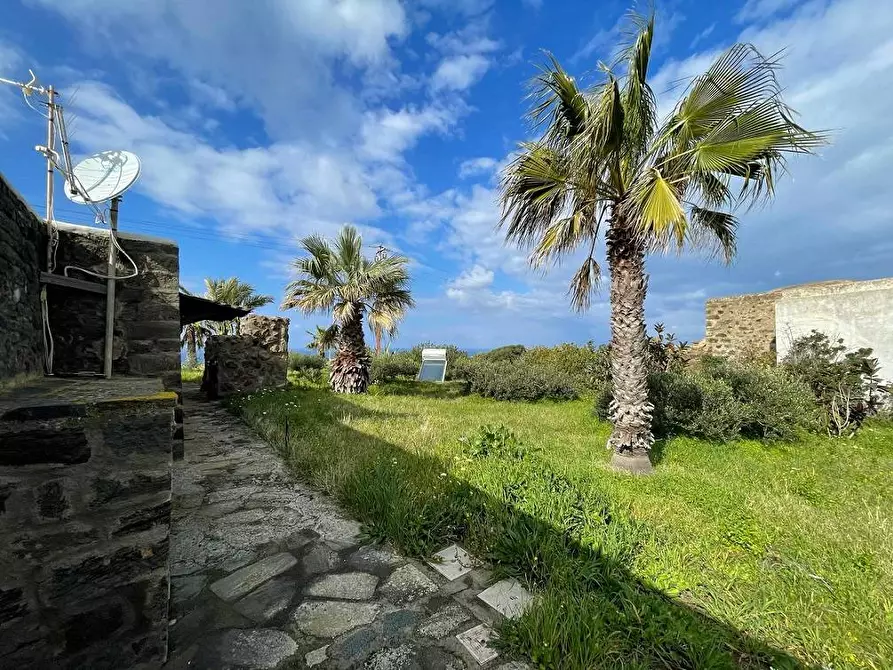 Immagine 26 di Villa in vendita  in Via Zubebi 13 a Pantelleria