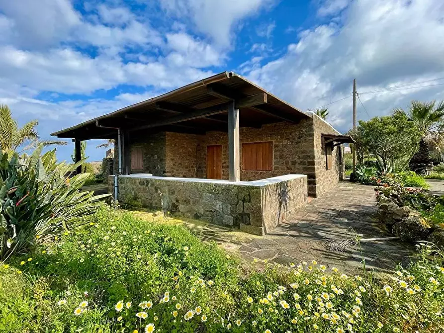 Immagine 28 di Villa in vendita  in Via Zubebi 13 a Pantelleria