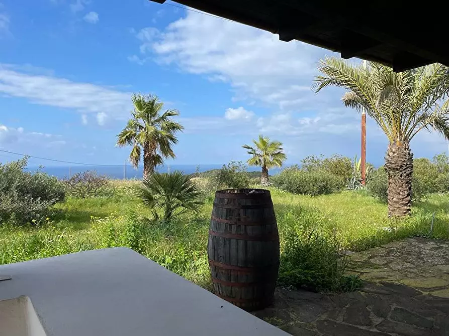 Immagine 29 di Villa in vendita  in Via Zubebi 13 a Pantelleria