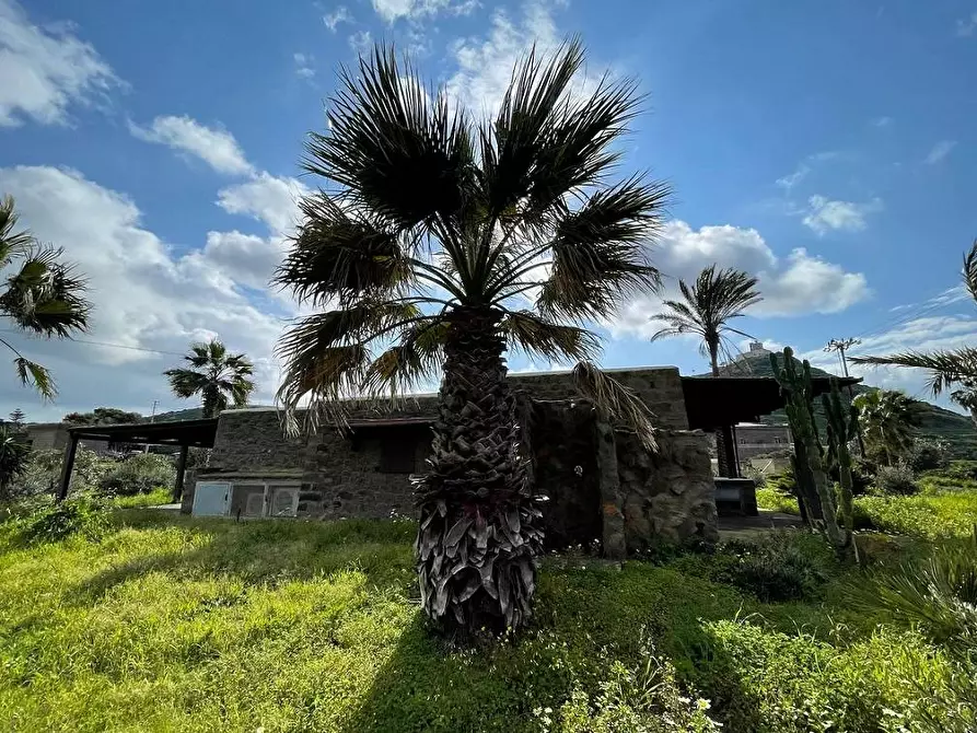 Immagine 30 di Villa in vendita  in Via Zubebi 13 a Pantelleria