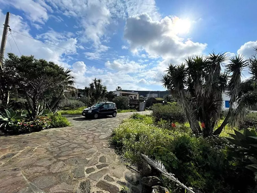 Immagine 32 di Villa in vendita  in Via Zubebi 13 a Pantelleria