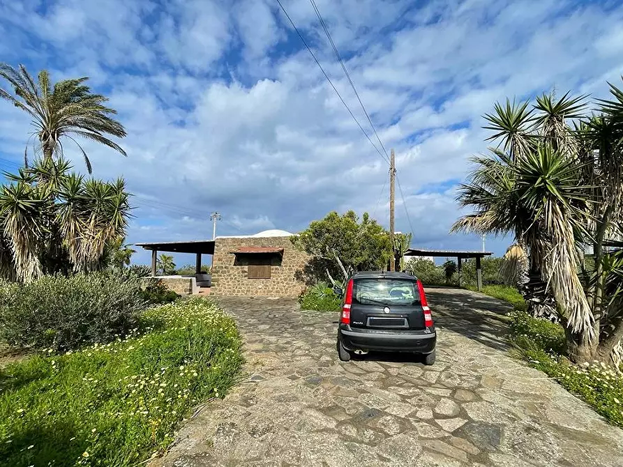 Immagine 33 di Villa in vendita  in Via Zubebi 13 a Pantelleria