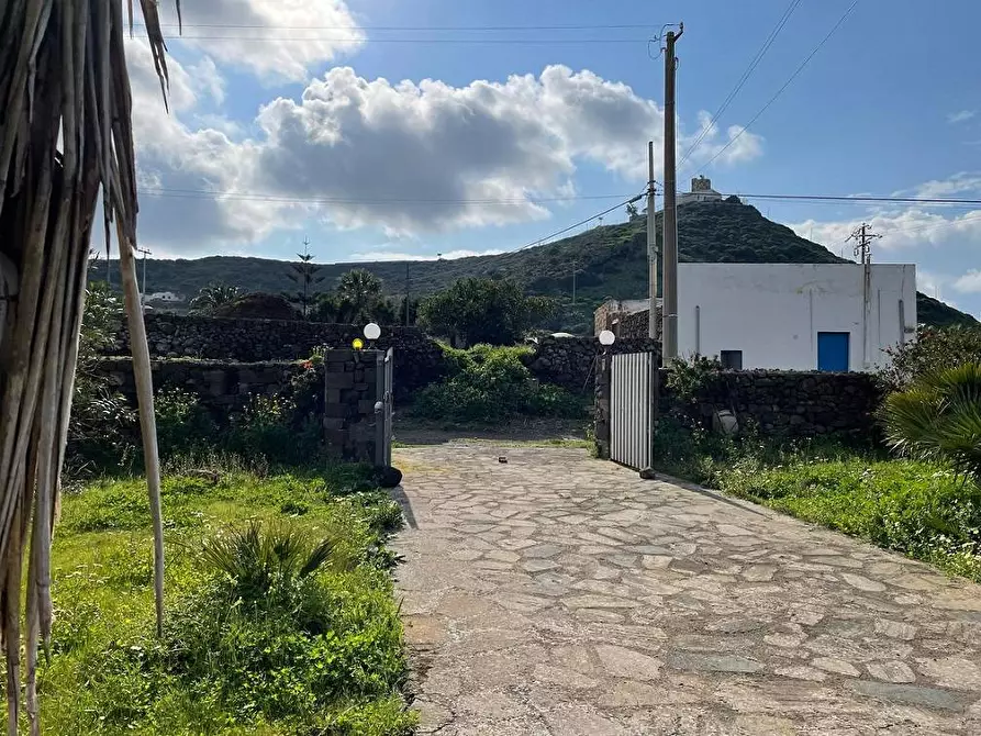 Immagine 34 di Villa in vendita  in Via Zubebi 13 a Pantelleria