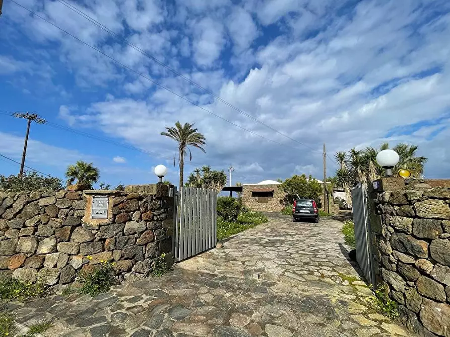 Immagine 35 di Villa in vendita  in Via Zubebi 13 a Pantelleria