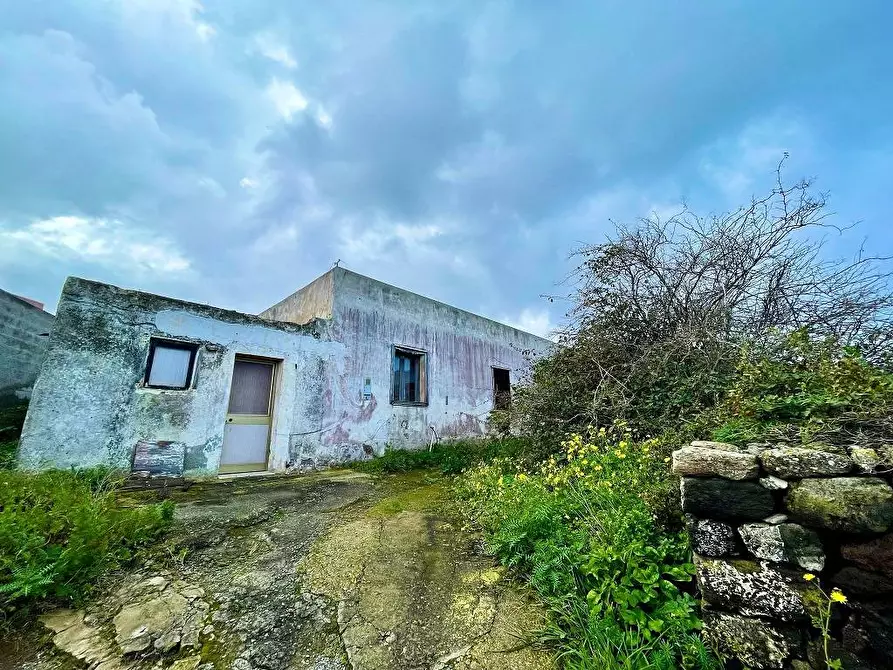 Immagine 1 di Casa indipendente in vendita  in Contrada Kazen a Pantelleria