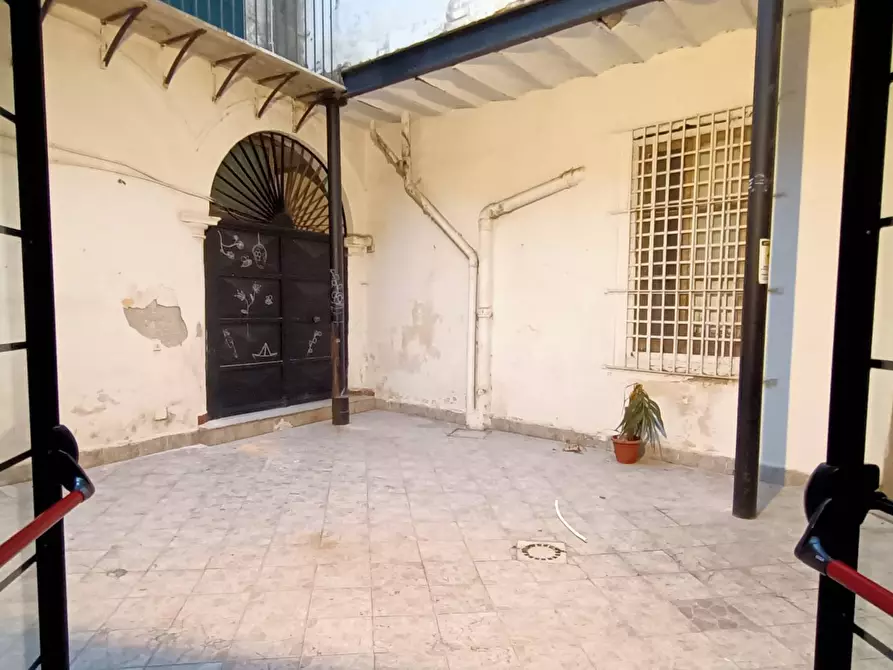 Immagine 27 di Locale commerciale in vendita  in Via San Basilio 37 a Palermo
