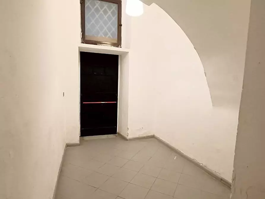 Immagine 29 di Locale commerciale in vendita  in Via San Basilio 37 a Palermo