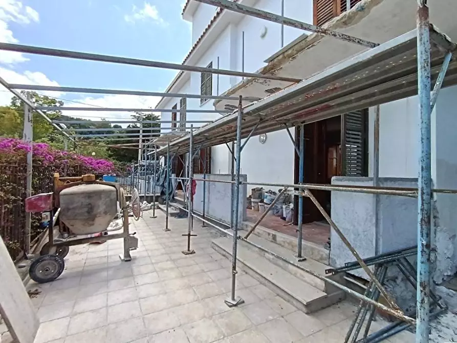 Immagine 5 di Villa in vendita  in Contrada Stazzone snc a Casteldaccia