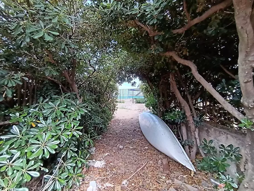 Immagine 33 di Villa in vendita  in Contrada Stazzone snc a Casteldaccia