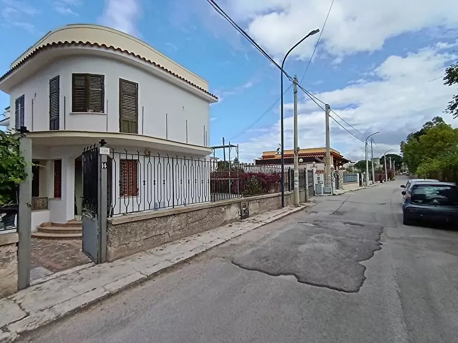 Immagine 43 di Villa in vendita  in Contrada Stazzone snc a Casteldaccia