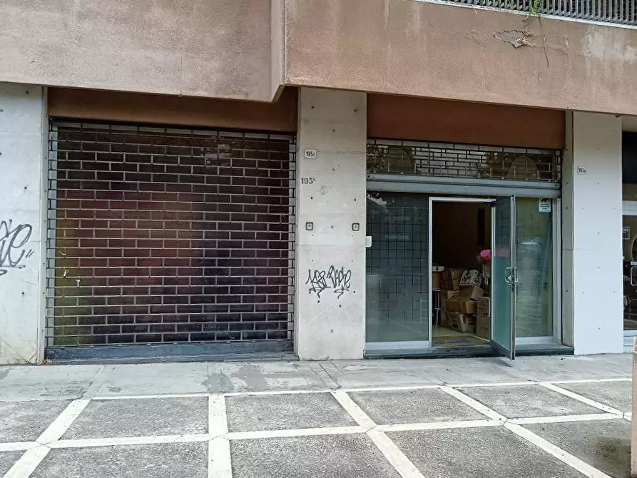 Immagine 16 di Locale commerciale in vendita  in Via Della Liberta' 195D a Palermo