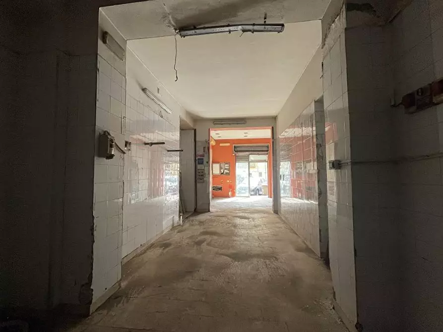 Immagine 3 di Locale commerciale in vendita  in Piazza Nascè 4 a Palermo