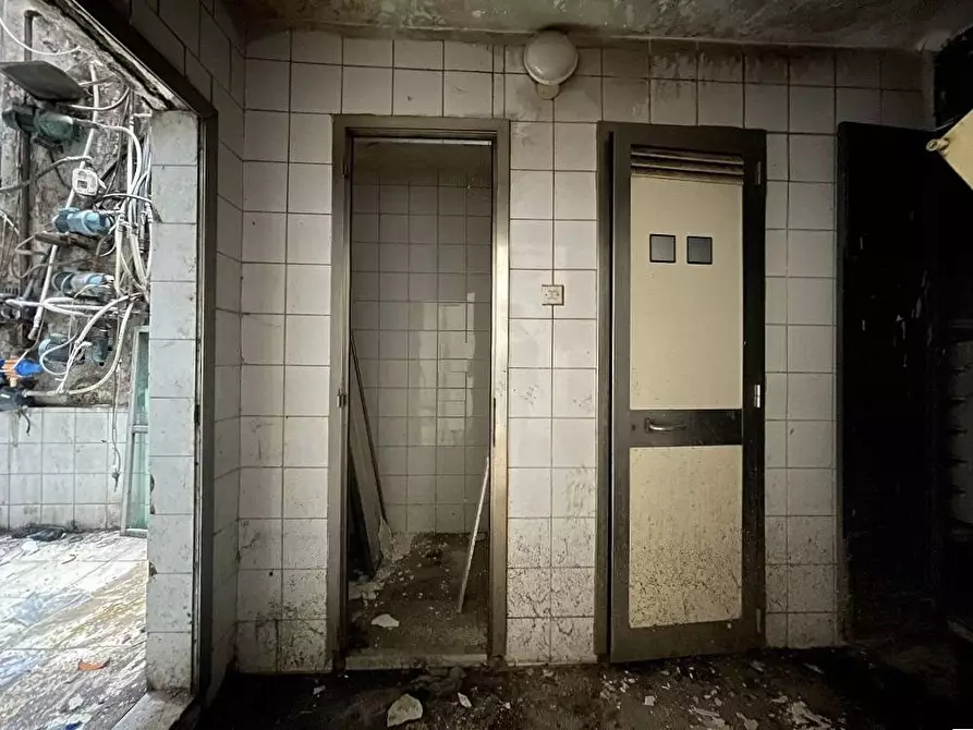 Immagine 5 di Locale commerciale in vendita  in Piazza Nascè 4 a Palermo