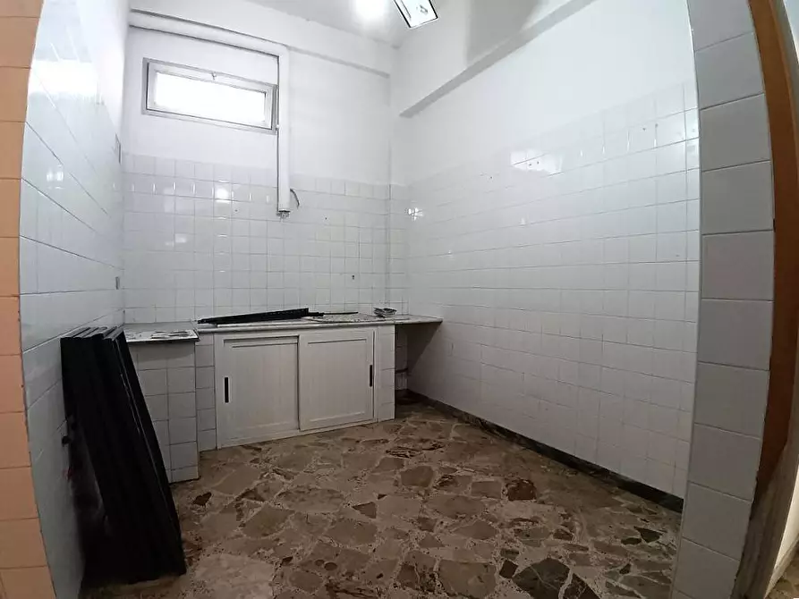 Immagine 7 di Locale commerciale in vendita  in Via Michele Titone 16A a Palermo