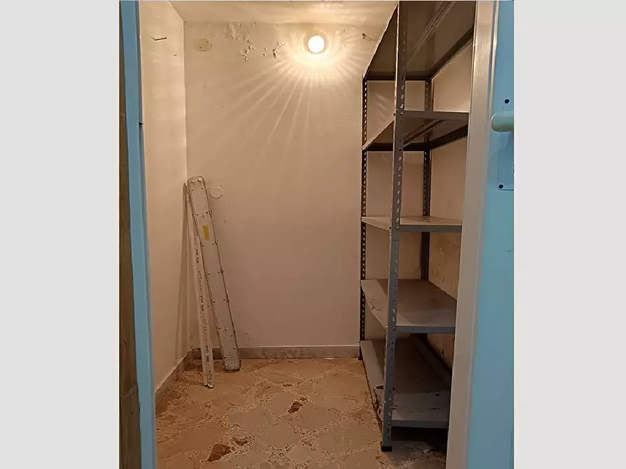 Immagine 8 di Locale commerciale in vendita  in Via Michele Titone 16A a Palermo