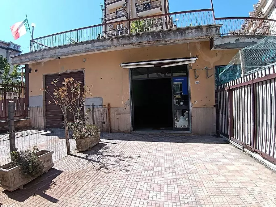 Immagine 12 di Locale commerciale in vendita  in Via Michele Titone 16A a Palermo