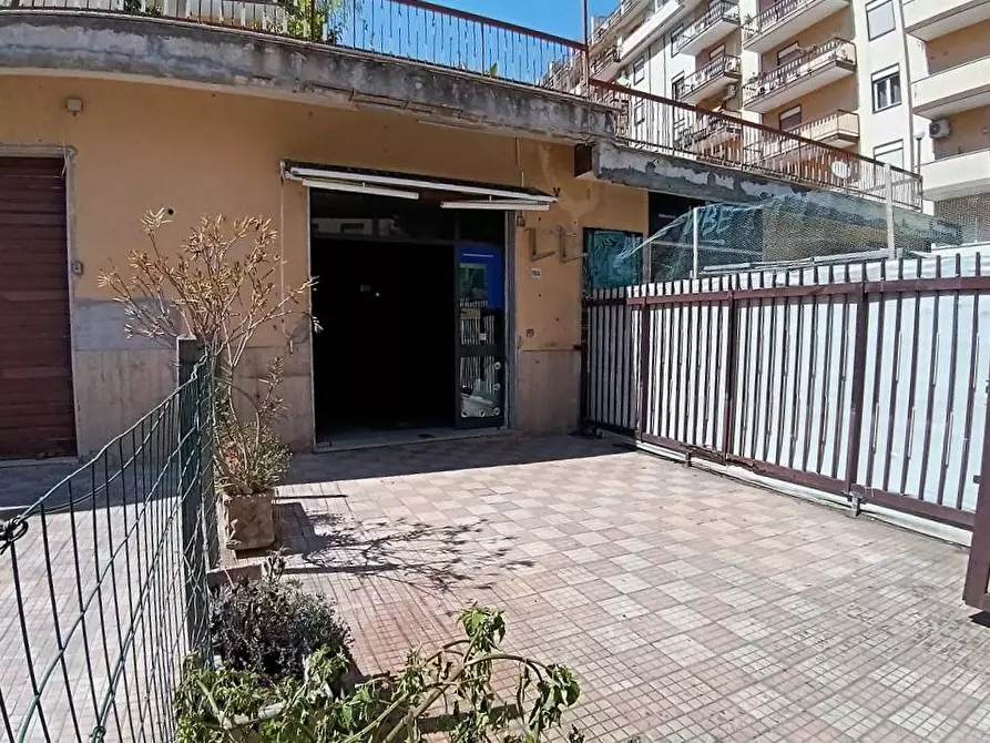 Immagine 13 di Locale commerciale in vendita  in Via Michele Titone 16A a Palermo