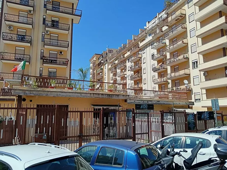 Immagine 14 di Locale commerciale in vendita  in Via Michele Titone 16A a Palermo