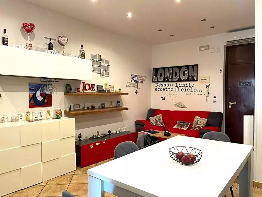 Immagine 2 di Appartamento in vendita  in Via Tommaso Aversa 84 a Palermo