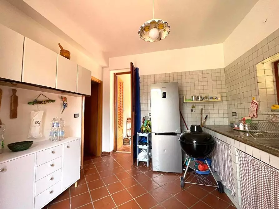 Immagine 15 di Villa in vendita  in Via Giardini 18 a Trabia