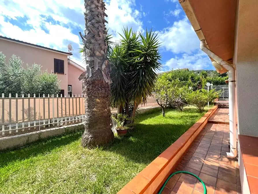 Immagine 40 di Villa in vendita  in Via Giardini 18 a Trabia