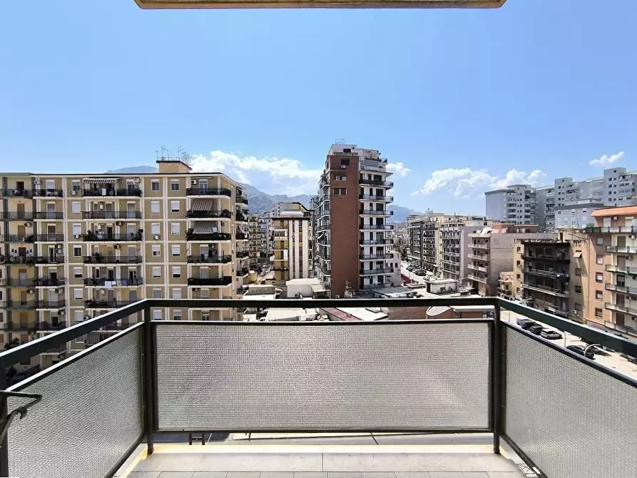 Immagine 1 di Appartamento in vendita  in Via Maresciallo Guglielmo Pecori Giraldi 12 a Palermo