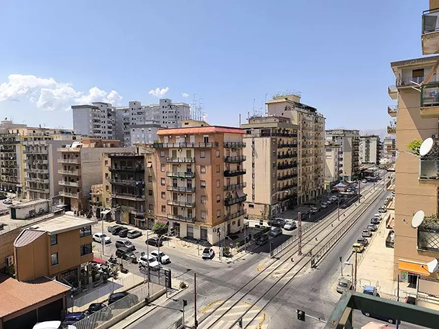 Immagine 2 di Appartamento in vendita  in Via Maresciallo Guglielmo Pecori Giraldi 12 a Palermo