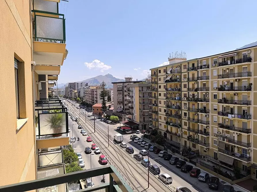 Immagine 3 di Appartamento in vendita  in Via Maresciallo Guglielmo Pecori Giraldi 12 a Palermo