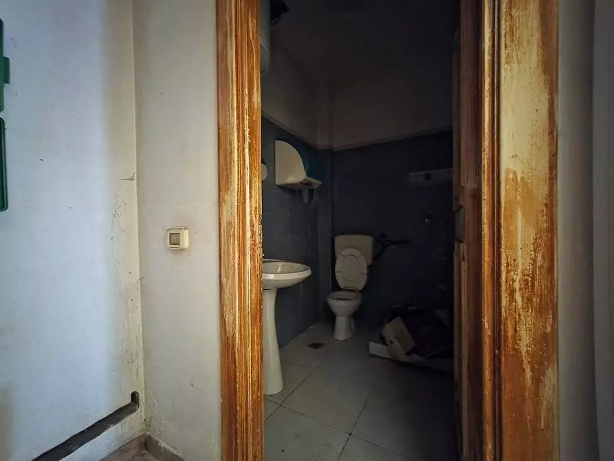 Immagine 14 di Magazzino in vendita  in Via Sampolo 454 a Palermo