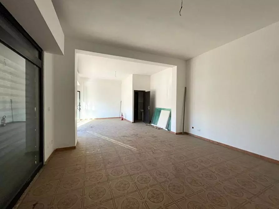 Immagine 7 di Locale commerciale in vendita  in piazza san marino 8 a Palermo