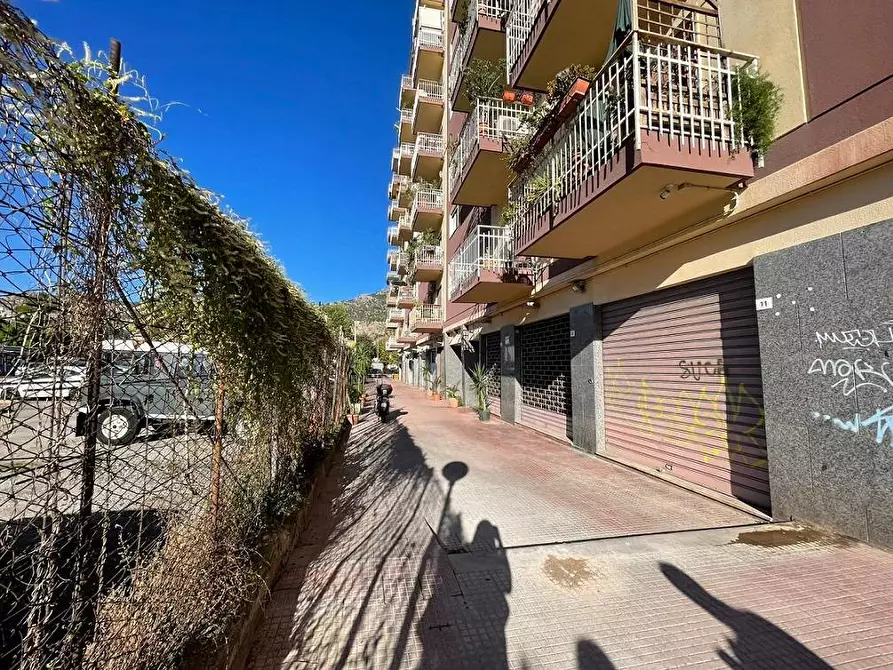 Immagine 12 di Locale commerciale in vendita  in piazza san marino 8 a Palermo