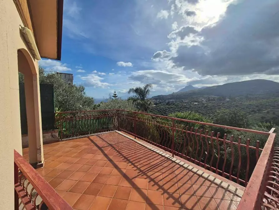 Immagine 3 di Villa in vendita  in Contrada Serra Scirocco a Trabia