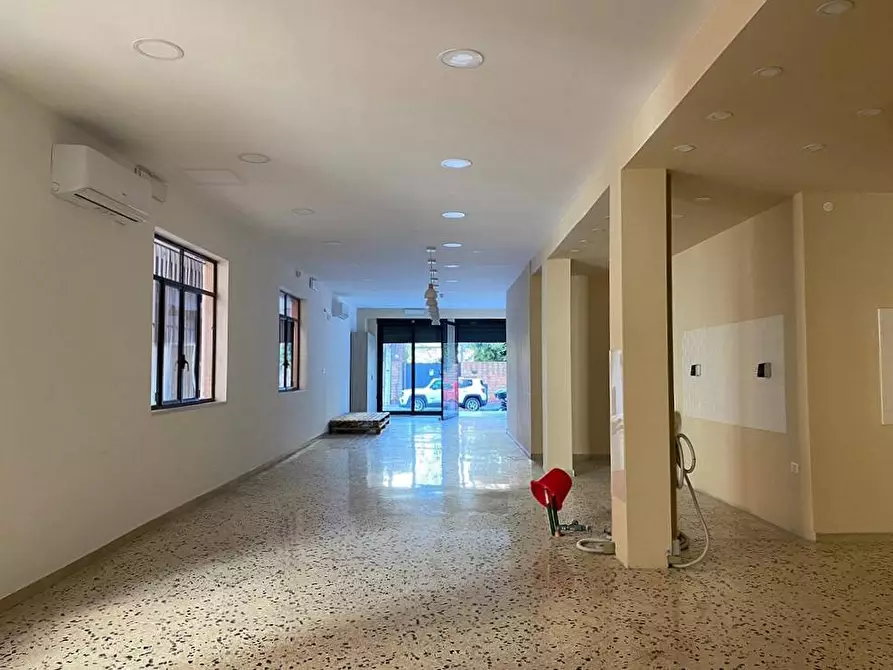 Immagine 6 di Locale commerciale in vendita  in Via Dei Quartieri 21 a Palermo