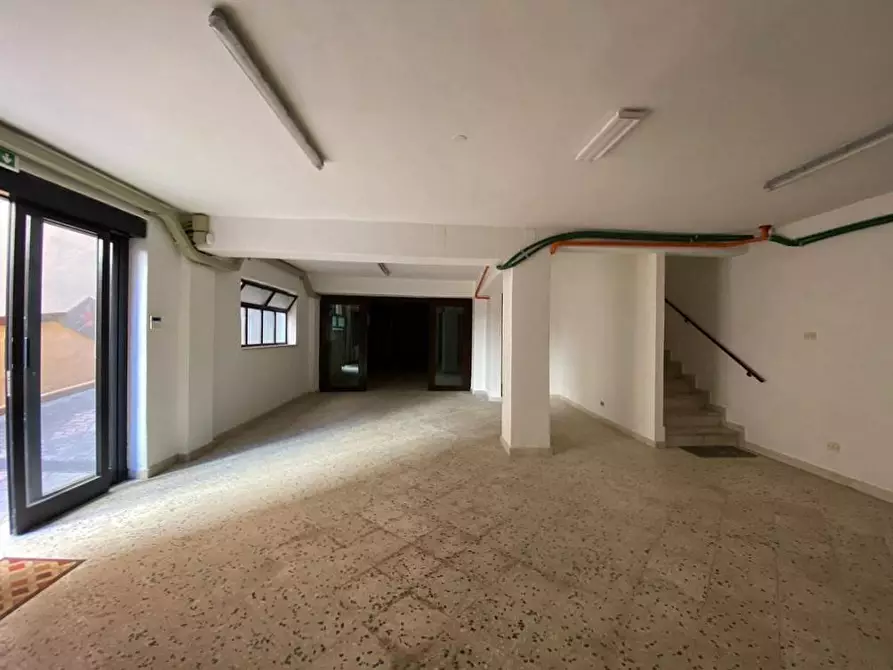 Immagine 21 di Locale commerciale in vendita  in Via Dei Quartieri 21 a Palermo