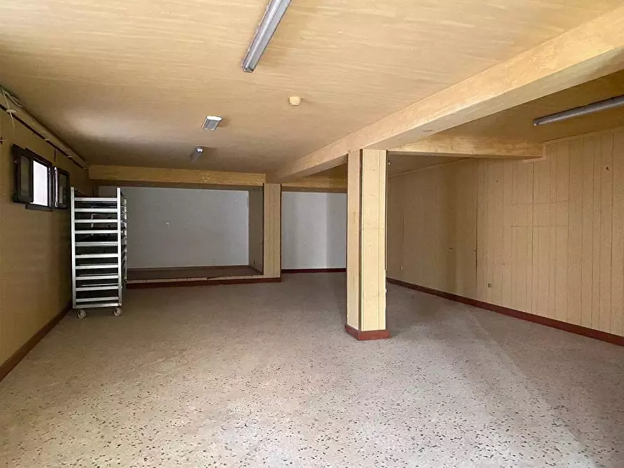 Immagine 23 di Locale commerciale in vendita  in Via Dei Quartieri 21 a Palermo