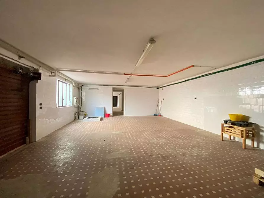 Immagine 25 di Locale commerciale in vendita  in Via Dei Quartieri 21 a Palermo