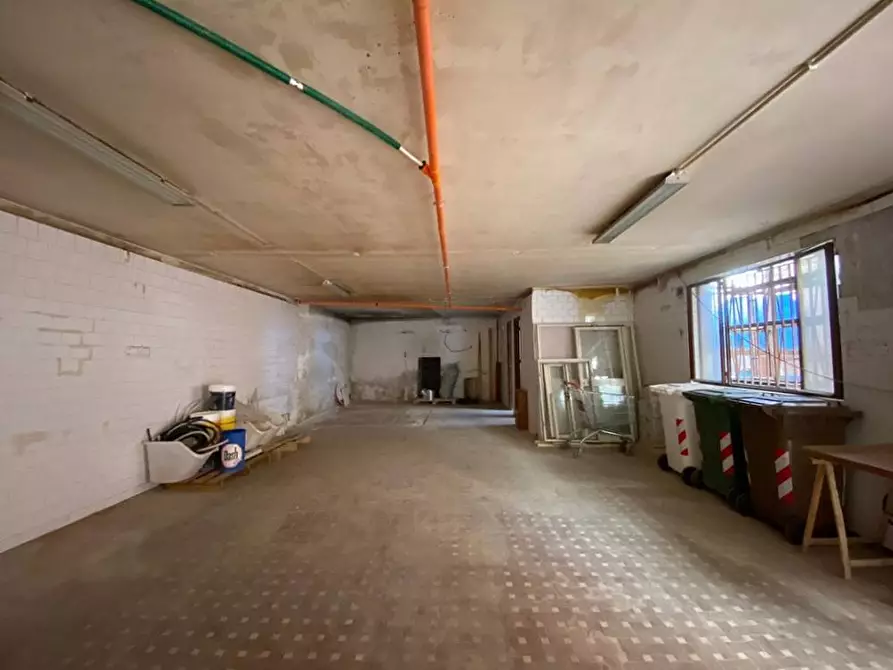 Immagine 26 di Locale commerciale in vendita  in Via Dei Quartieri 21 a Palermo